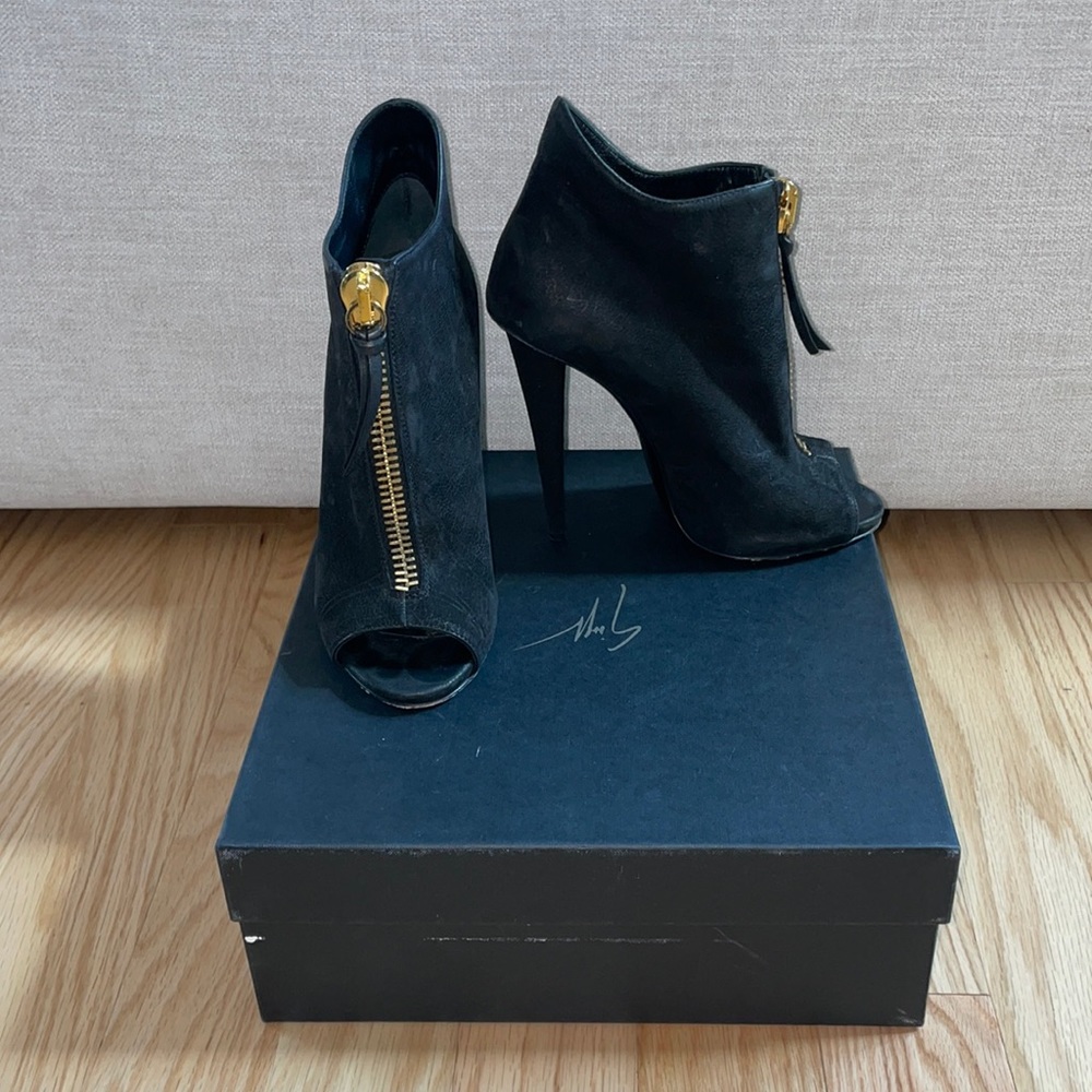 Giuseppe Zanotti Black Suede Peeptoe Booties. Size 38.5